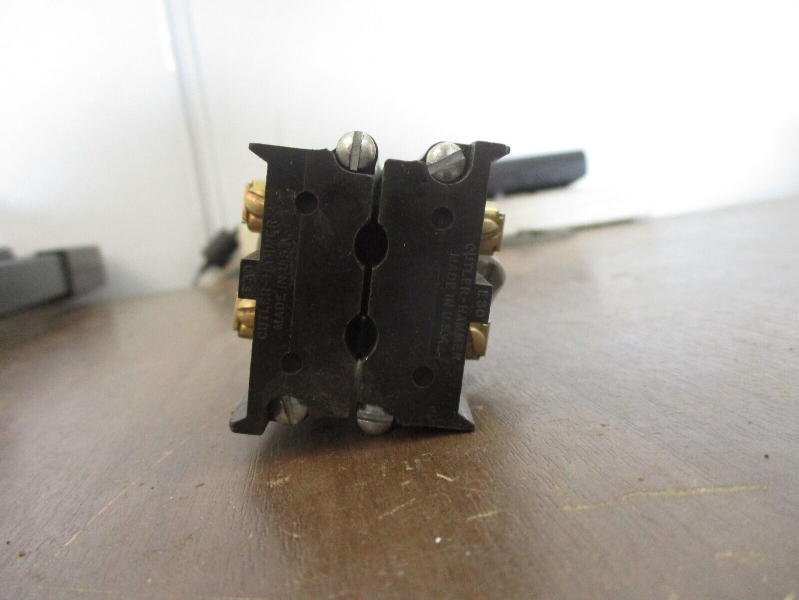 Cutler-Hammer Compact Pushbutton Indicating Light E30CJ 18/24V New Surplus