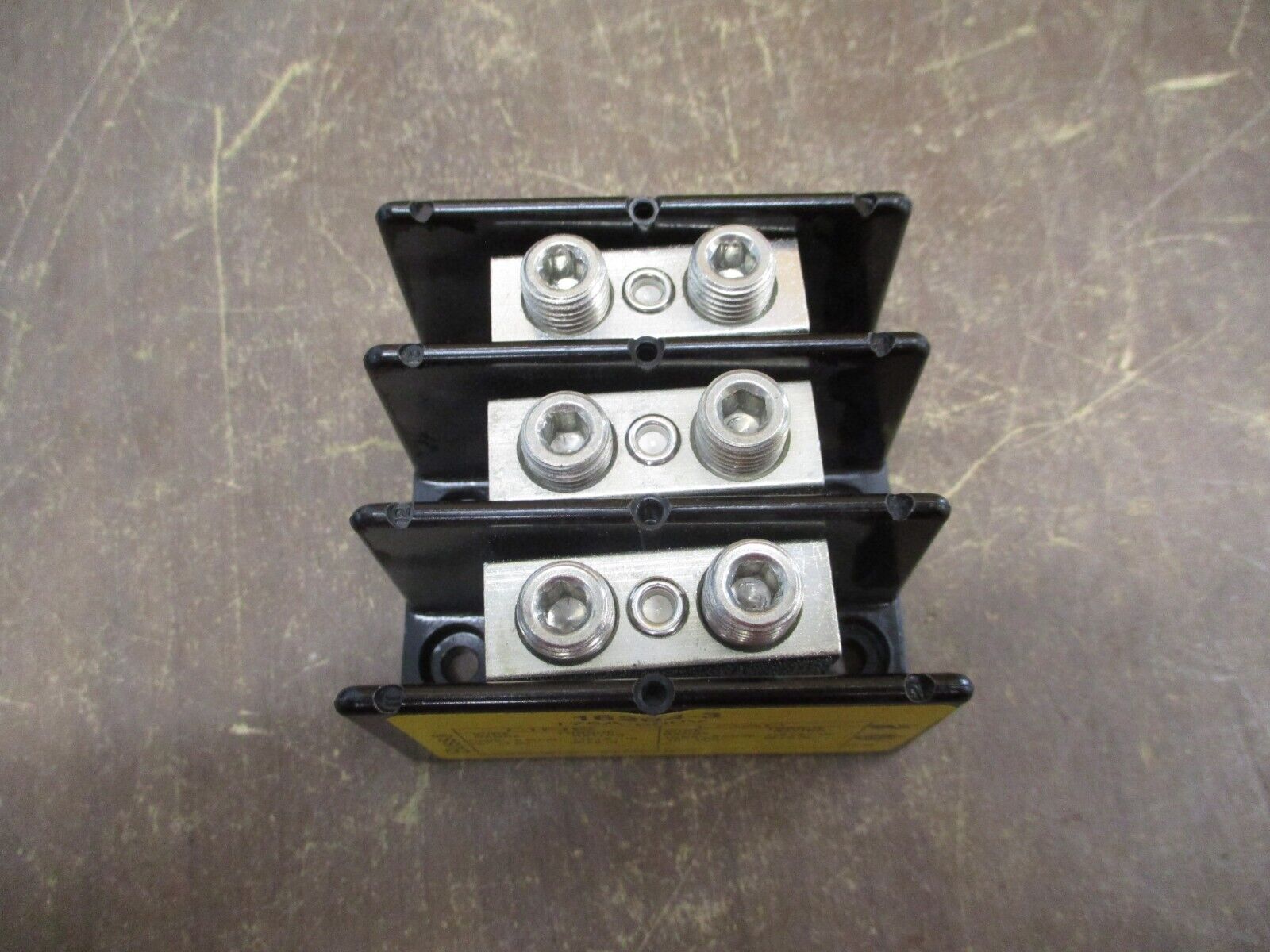 Buss Power Distribution Block 16204-3 175A 600V 3P Line (1): 2/0-8, 10-14 Used