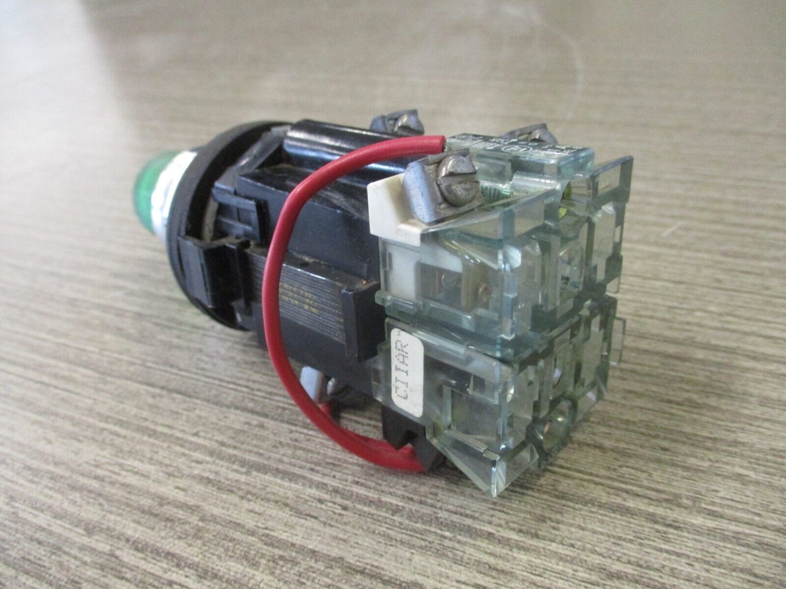 Westinghouse Illuminated Push Button PB1T3P 480V 50/60HZ Green Used.