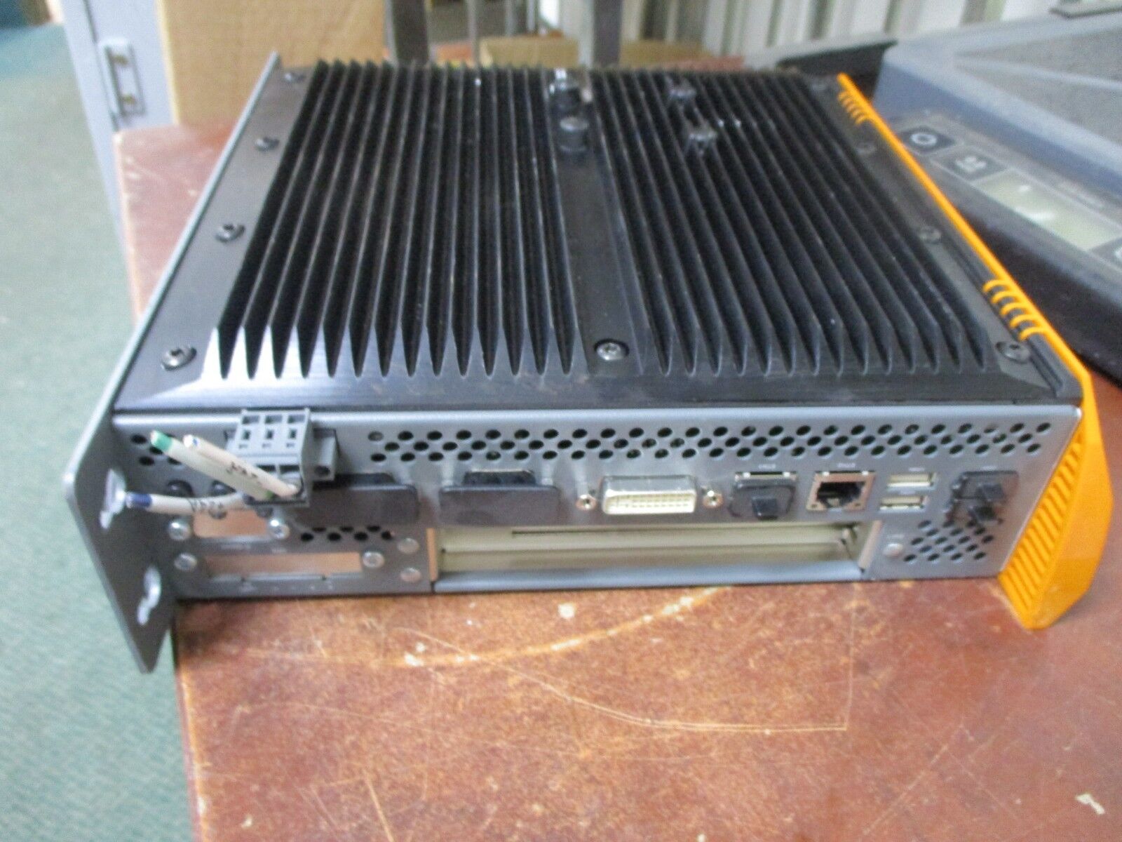 B & R Automation PC 5P81:447050,000-01 24VDC 1-6A Used
