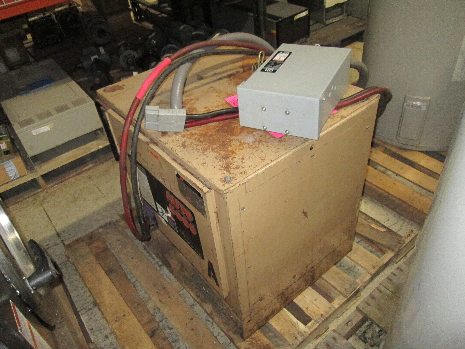 Hertner Auto 5000 Battery Charger 3TD18-775 Used