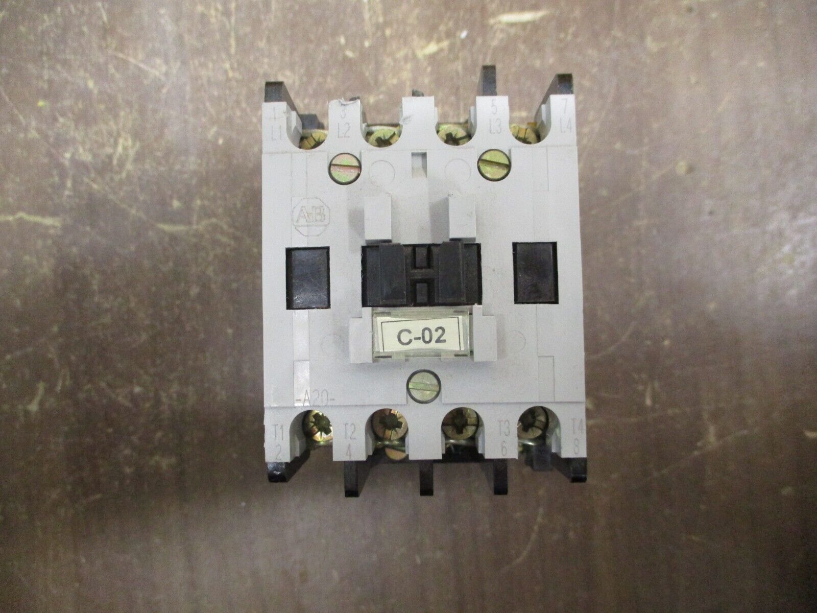 Allen-Bradley Contactor 100L-A20N*4 600V 30A 120V Coil 4P *Broken Insulator*