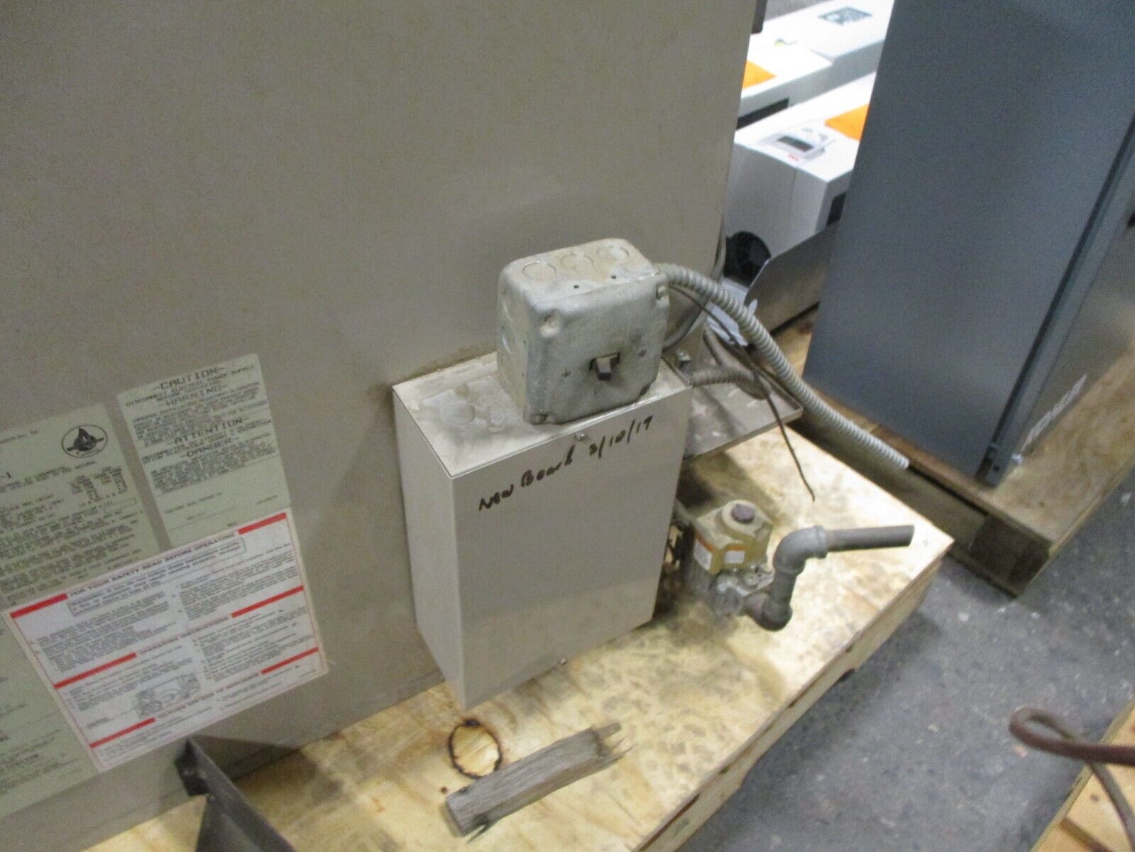 Lennox Natural Gas Heater LF24-150R-1 150,000 BTU Input, 120,750 BTU Output 120V