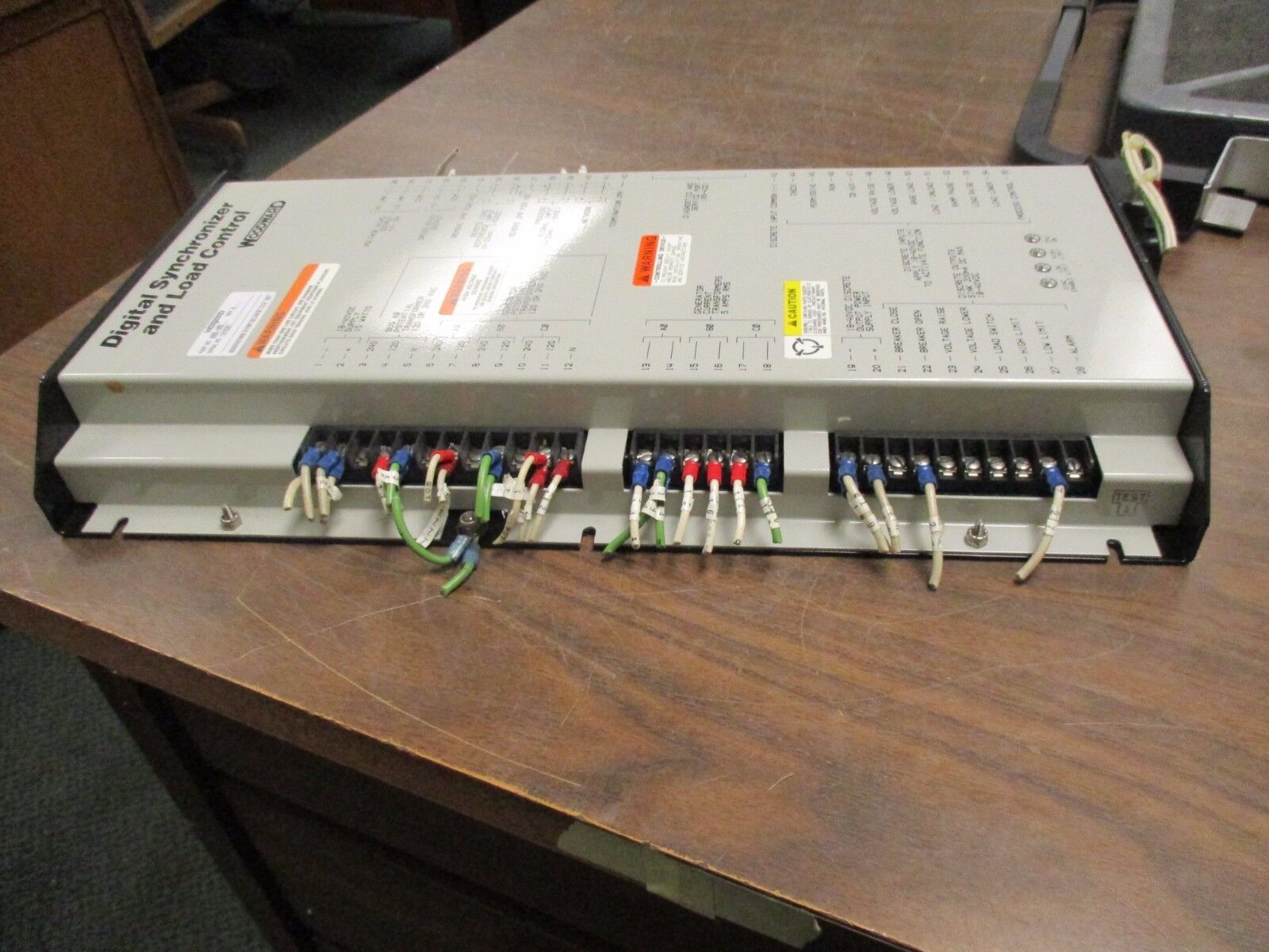 Woodward Digital Synchronizer & Load Control 9905-895 Rev. H 18-40VDC Used
