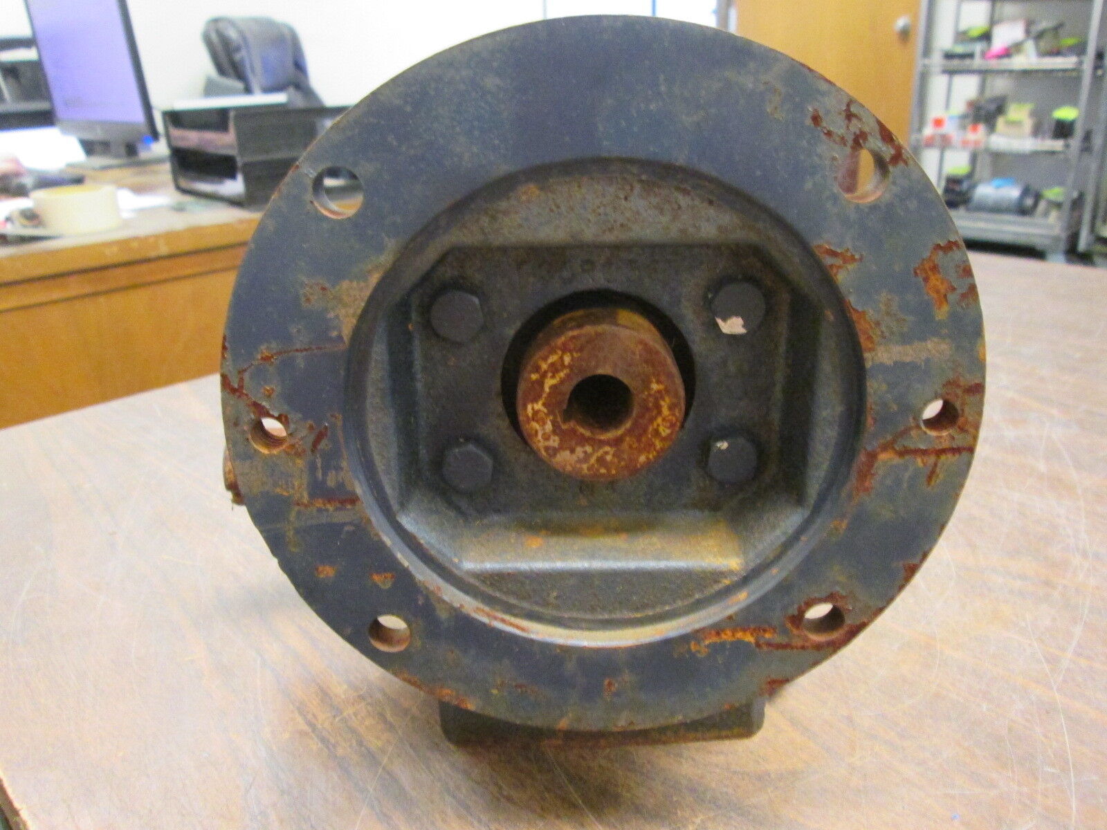Grove Gear Iron Man Model TWQ824 Reducer GR8240149.00 Ratio 20:1 3.325HP In Used