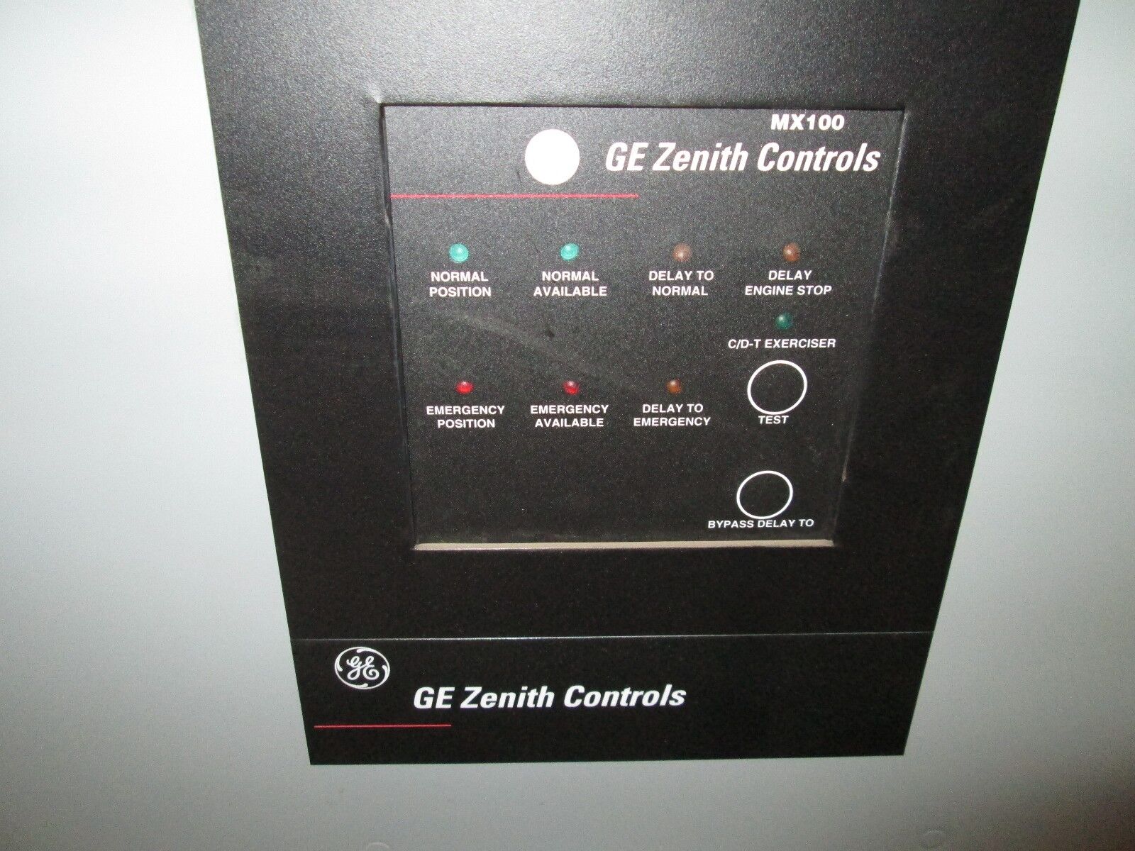 GE Zenith Controls Transfer Switch ZTG4K26FC-7 260A 277/480V 3Ph Nema 1