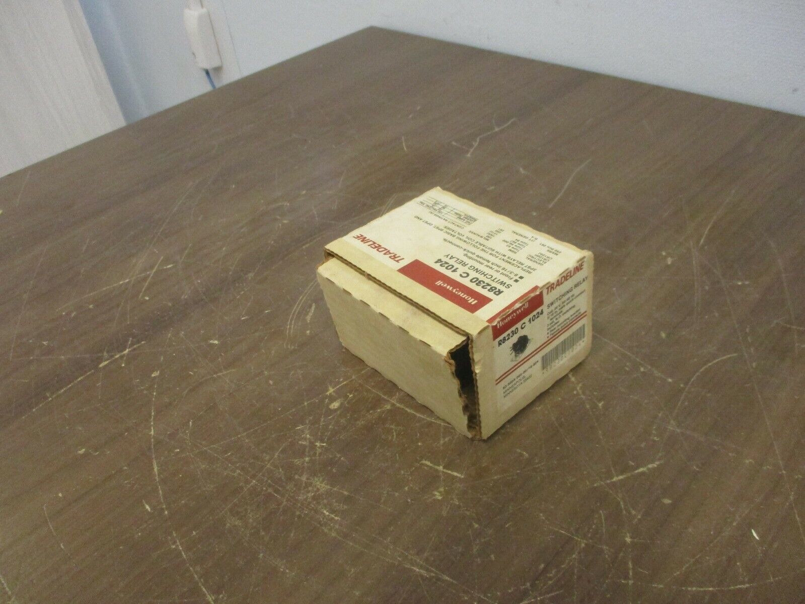 Honeywell Tradeline Switching Relay R8230 C 1024 New Surplus