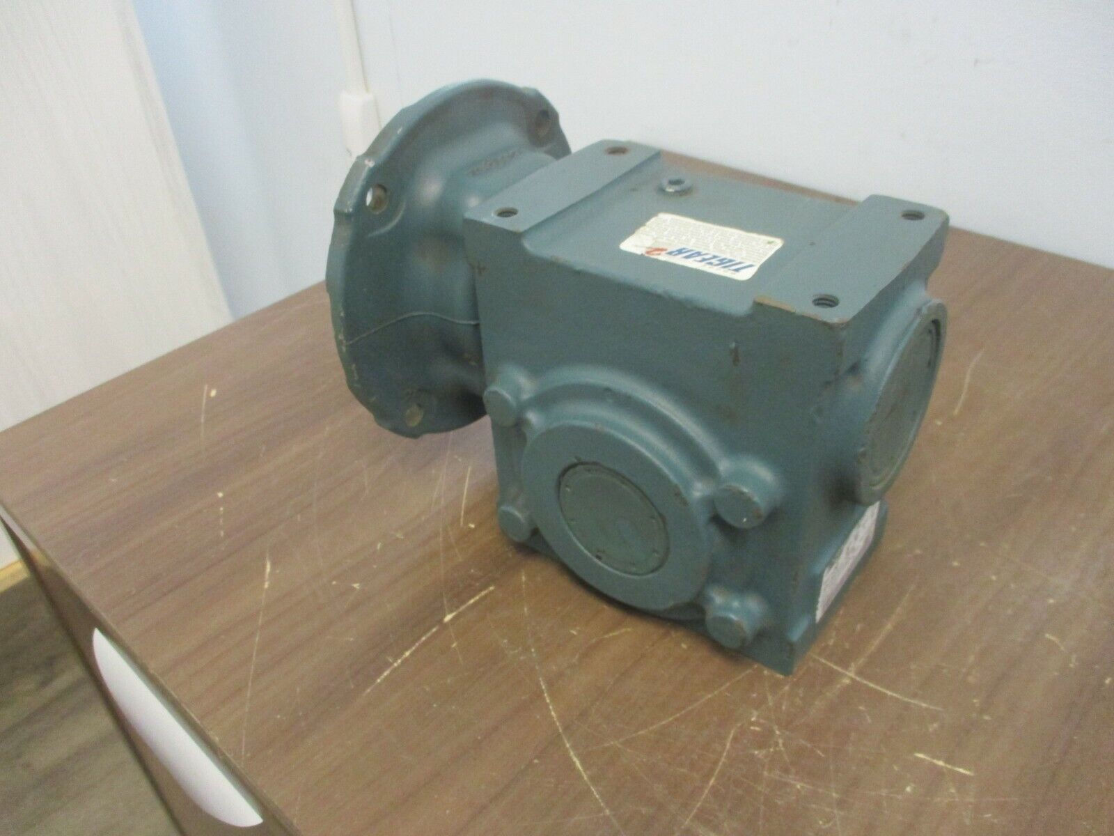 Dodge Tigear 2 Reducer 20Q30L56 Ratio 30:1 0.99HP In 802 LB-In Torque Out Used