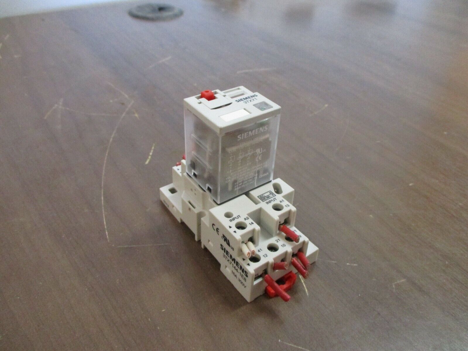 Siemens Relay 3TX7116-5NF13 120V Coil w/ 3TX7144-1E8 Base Used