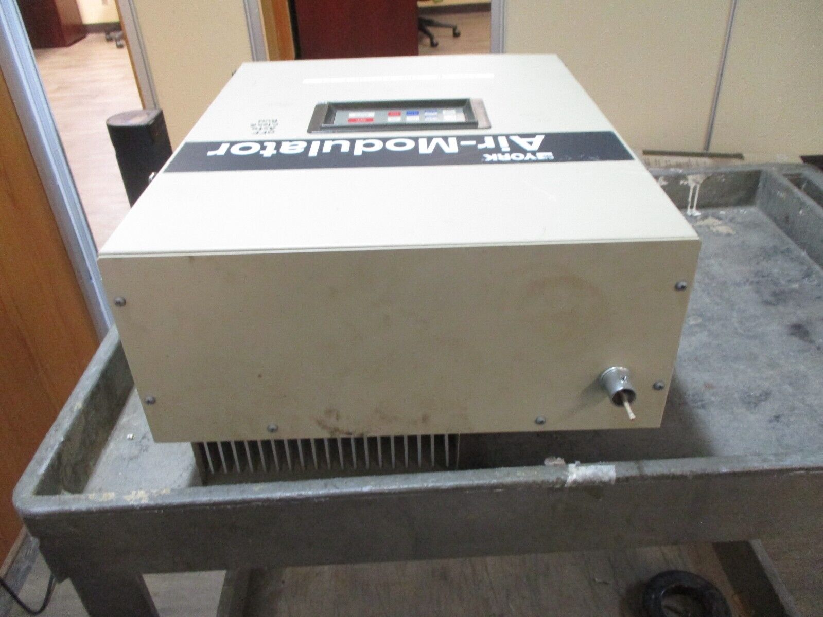 York Air Modulator AMIV-20-46 22kVA 3Ph Input: 460V 30A 3P 50/60Hz Used