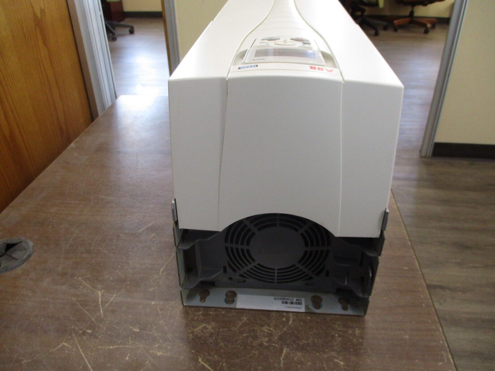 ABB ACH550 AC Drive ACH550-UH-072A-4 50HP 3Ph w/ Keypad Used