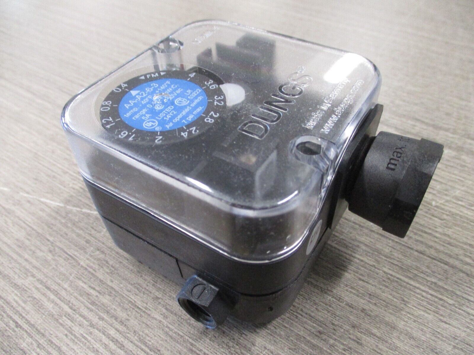 Dungs Pressure Switch 266934 AA-A2-6-3 New Surplus