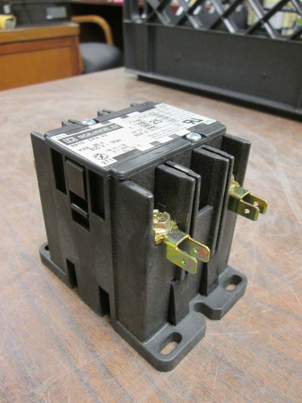 Square D Contactor 8910DPA22V14 2-Pole 24V Coil 600V 35A New Surplus