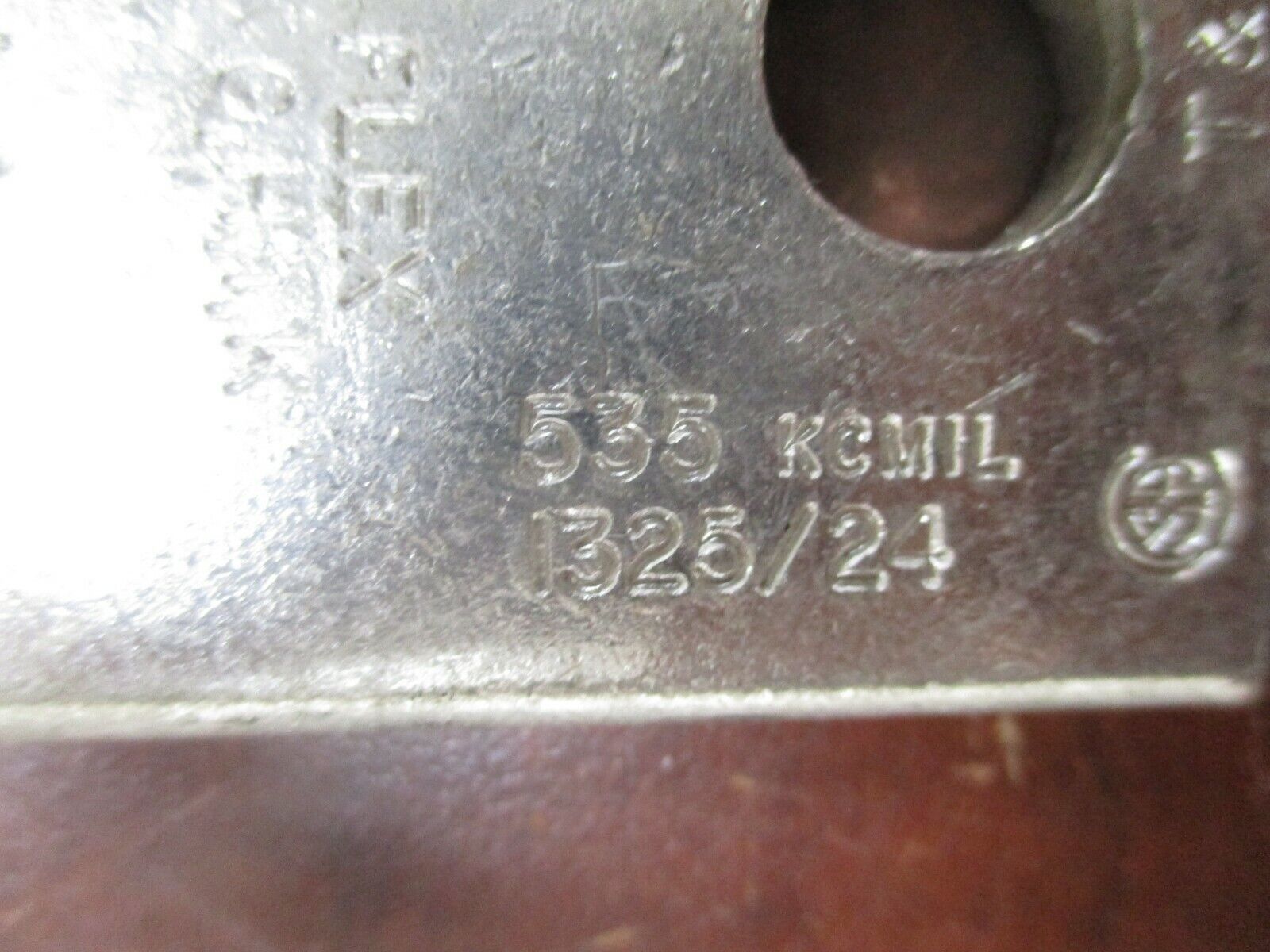 T&B 500 Flex Crimp Lug 1325/24 535KCMIL/700KCMIL 2-Hole *Lot of 3* New Surplus