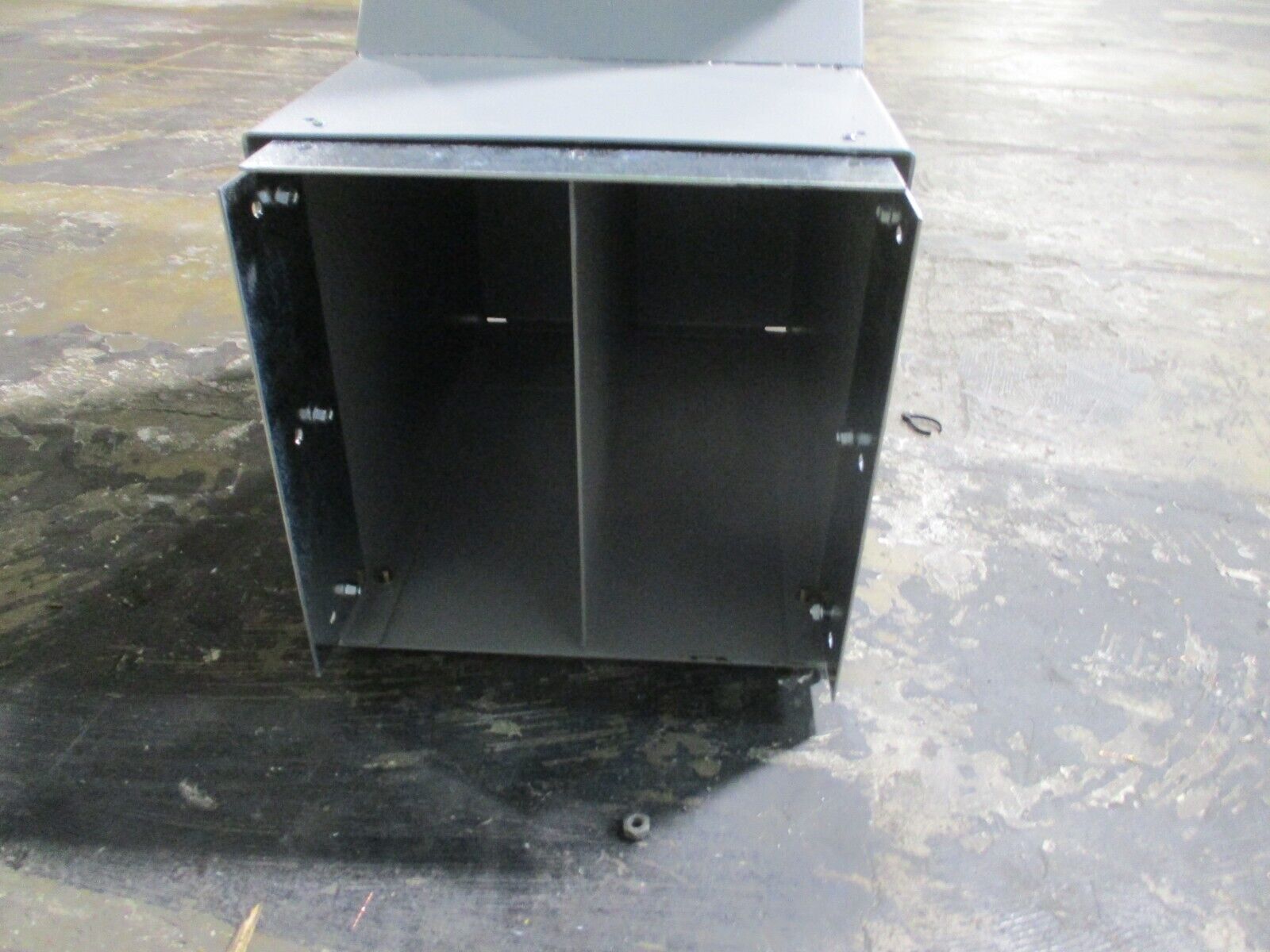AMP Wireway w/ 90° End Length: 60" Ends: 10" x 8" to 10" x 10" Used