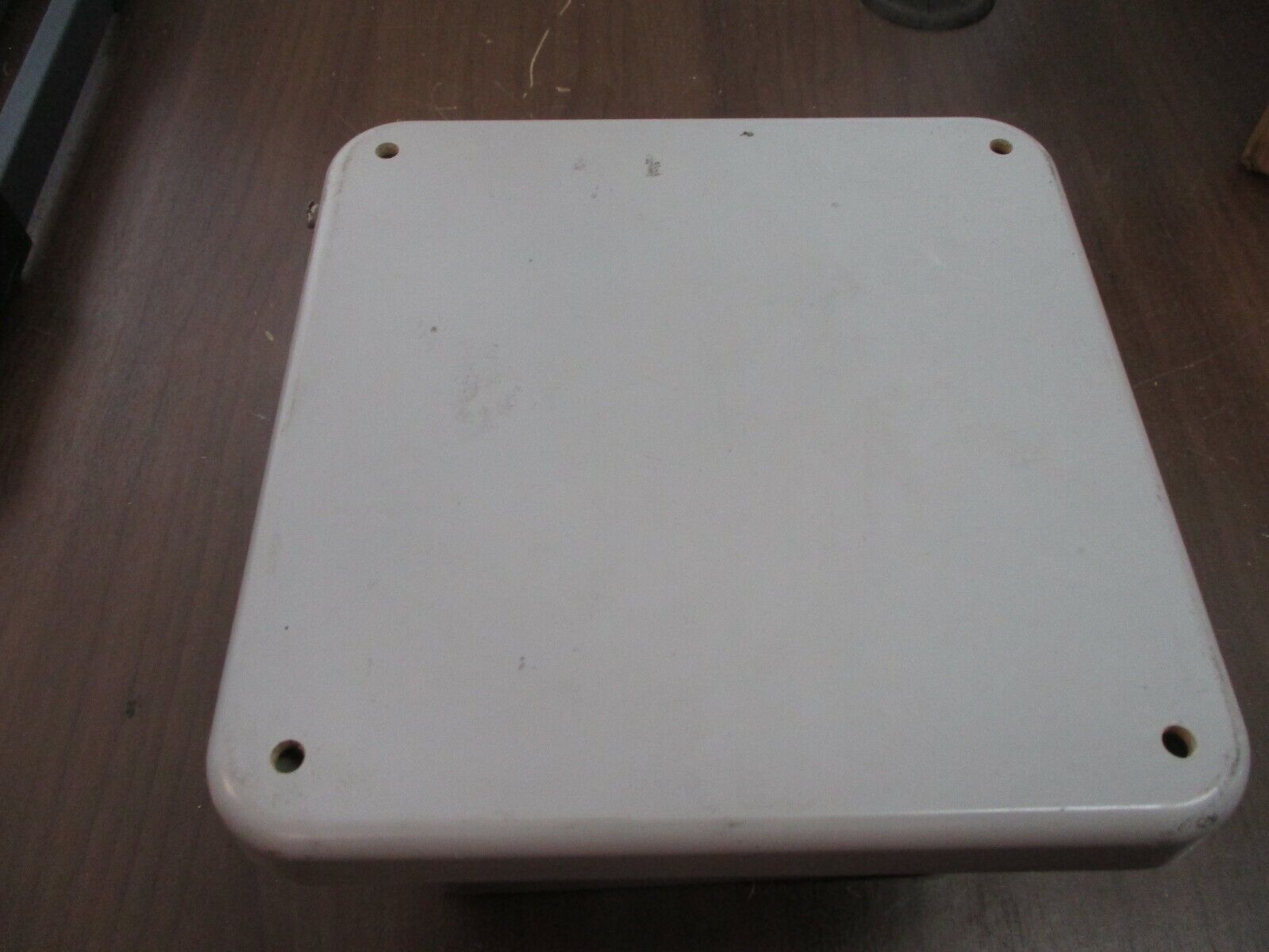 Stahlin Fiberglass Enclosure J606W Size: 6x6x4" *No Cover Screws* New Surplus