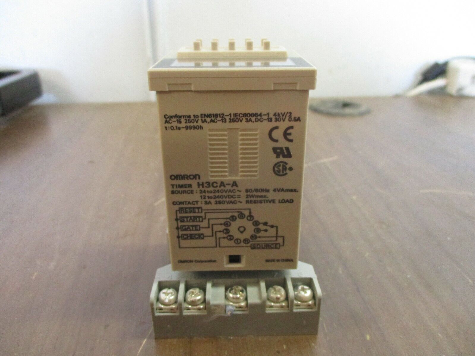 Omron Timer H3CA-A Range: 0.1s-9990h w/ Base Used