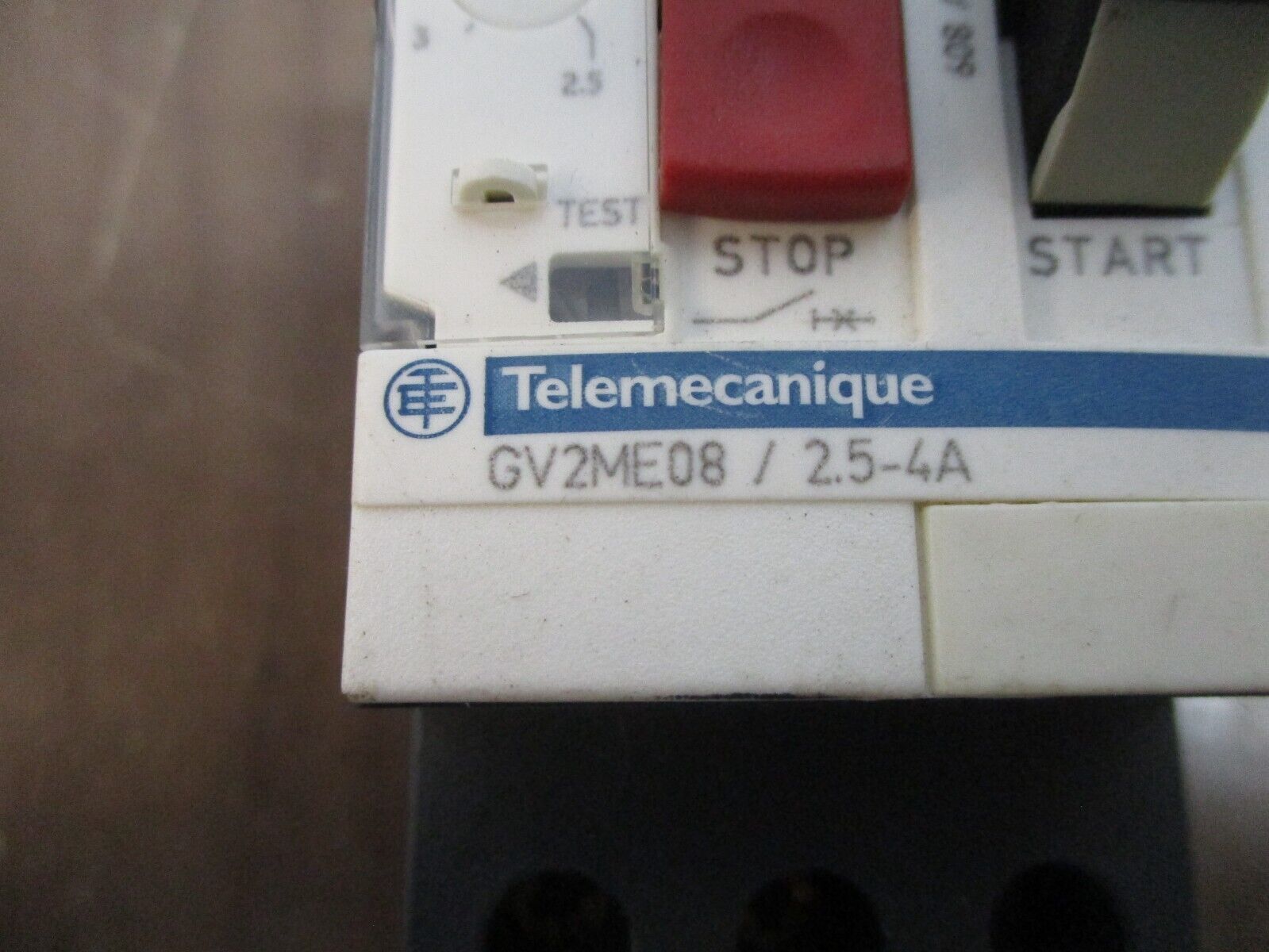 Telemecanique Manual Starter GV2ME08 Trip: 2.5-4A Used