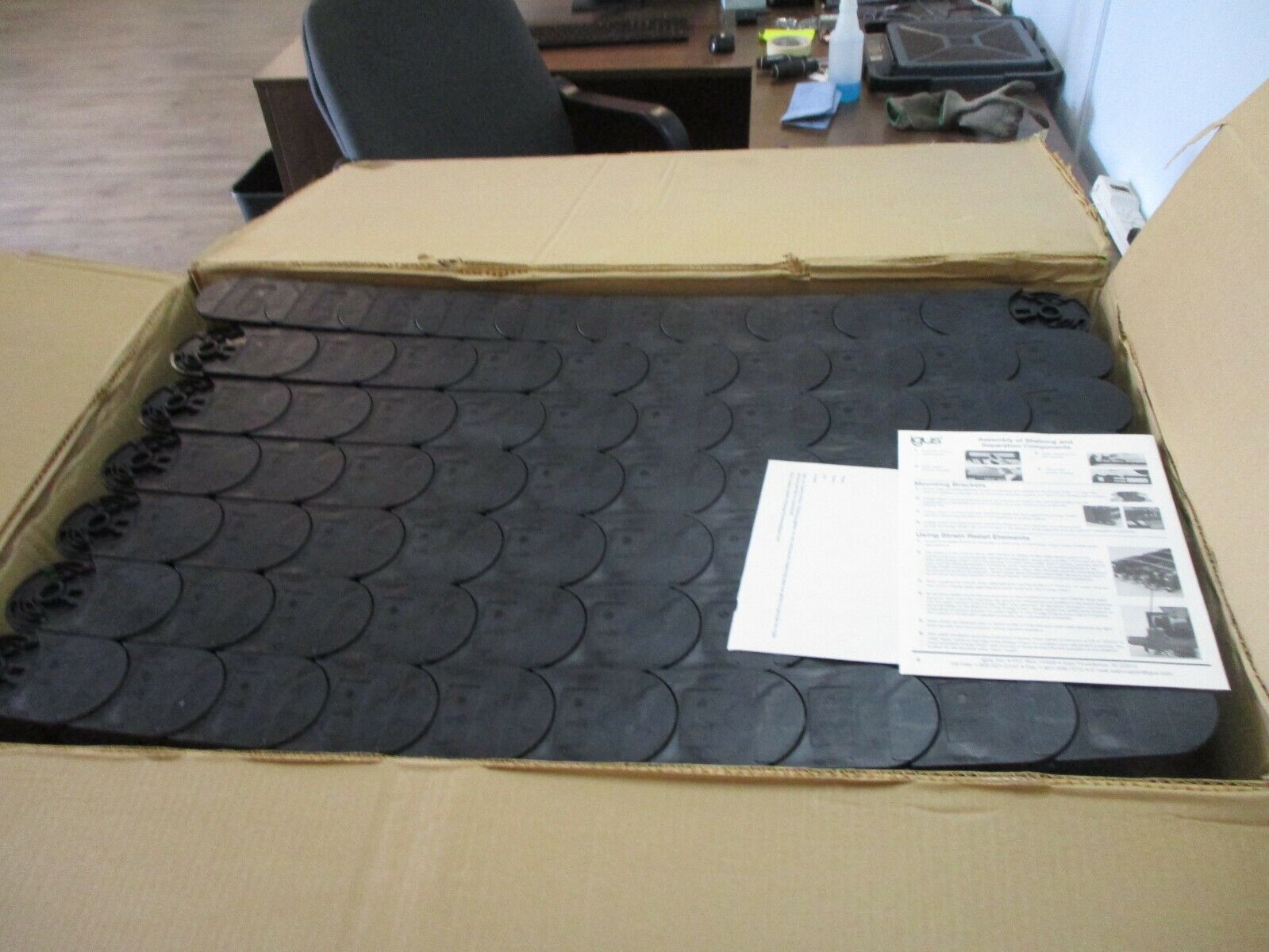 Igus Series 142 E4/Light E-Chain 142-12-200-0 Length: 21ft New Surplus