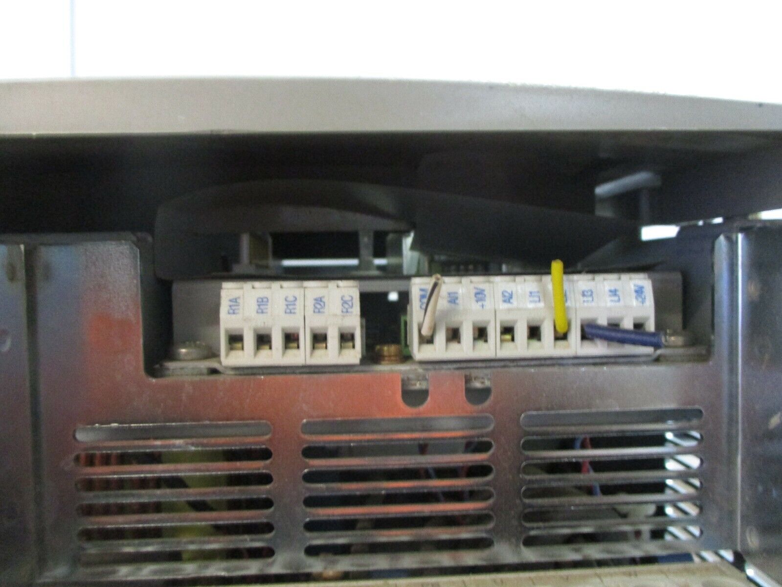 Square D Altivar 58 AC Drive ATV58HD16N4Z 15HP *No Keypad* Used