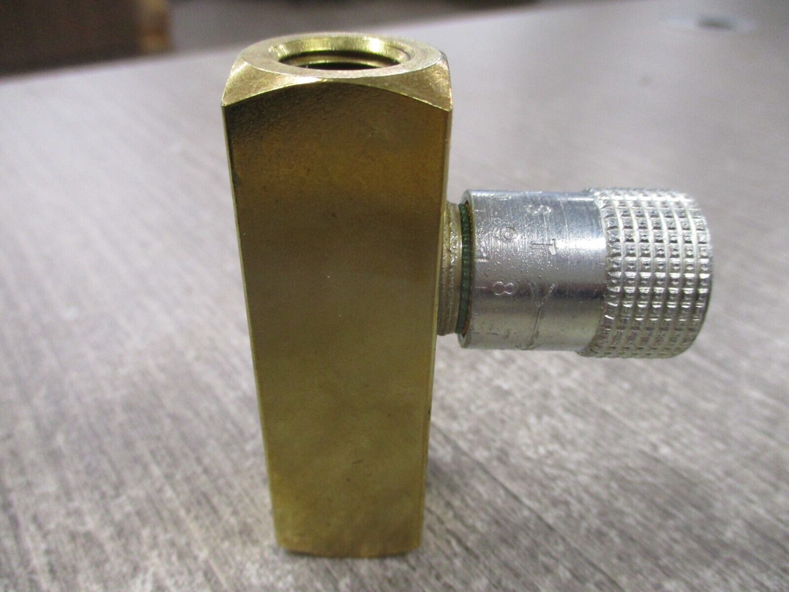 Parker Hydraulic Flow Control Valve F400B 200PSI New Surplus