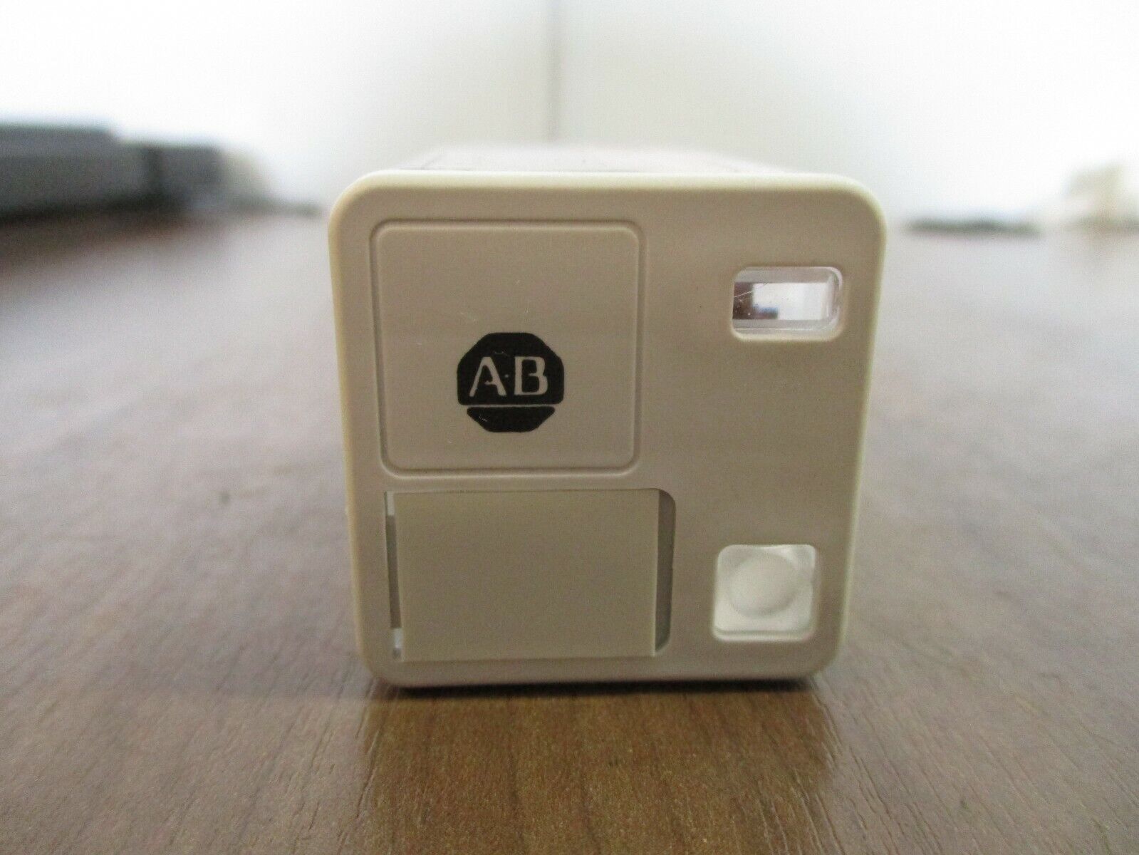 Allen-Bradley Relay 700-HB33A24 Ser. B 24V 50/60Hz 10A New Surplus