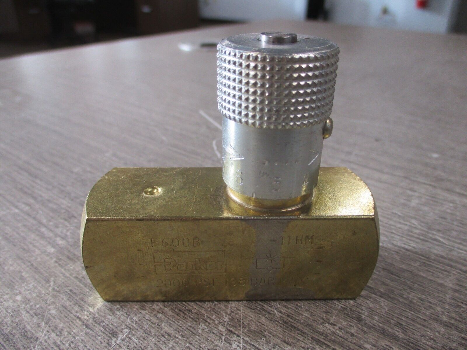 Parker Hydraulic Flow Control Valve F600B 200PSI Used
