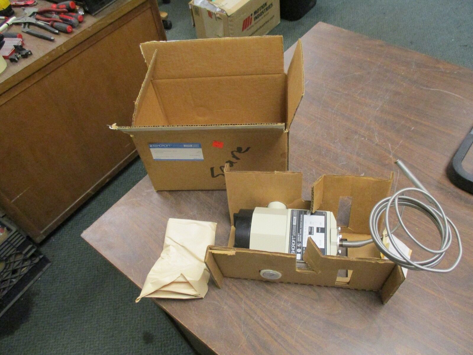 Ashcroft Temperature Control PTSN4P10A7030 5A 125/250VAC New Surplus