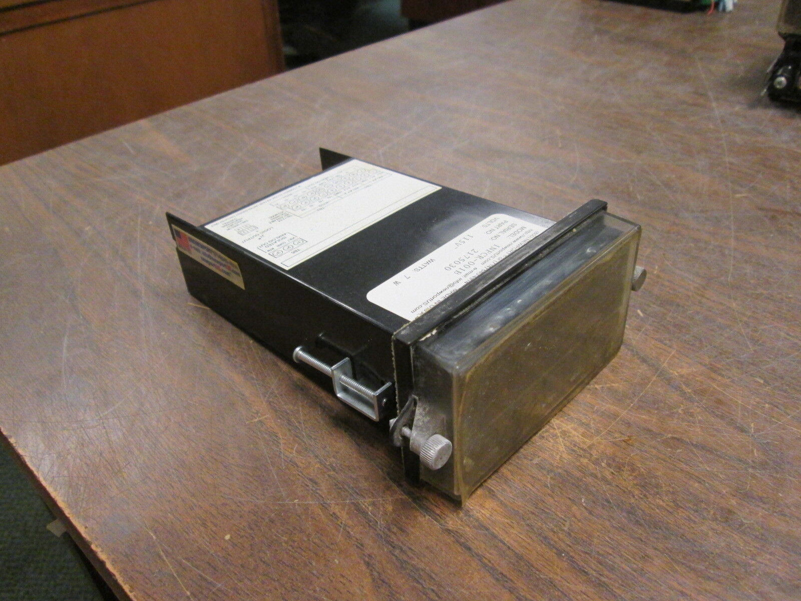 Newport Temp Controller INFCR-001B 115V 7W *Missing Terminal Cover* Used