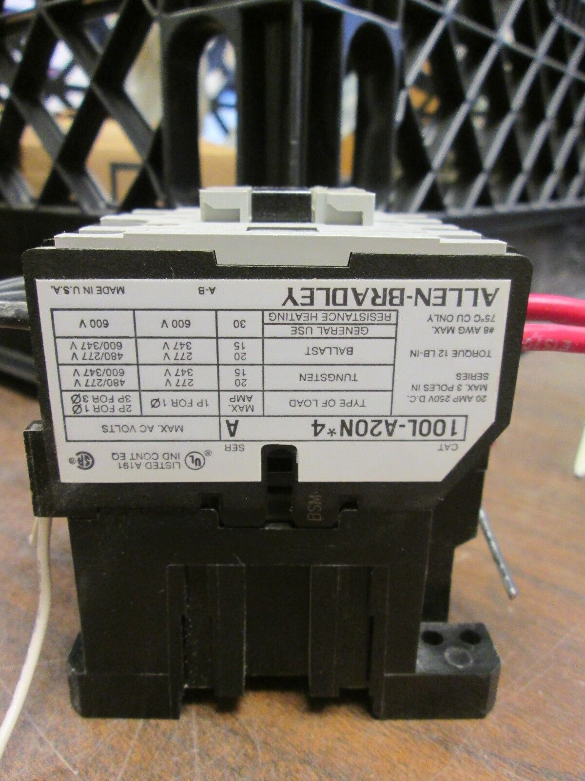Allen-Bradley Contactor 100L-A20N*4 600V 30A 120V Coil 4P Used