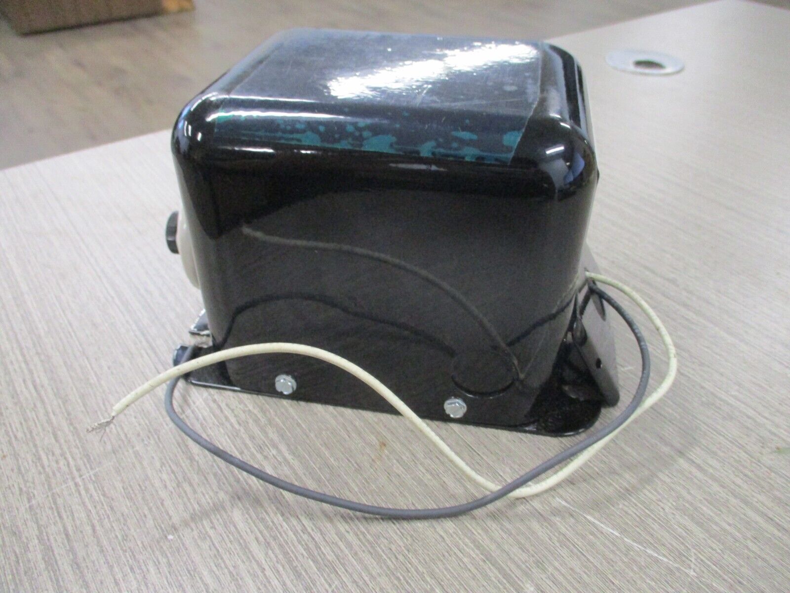 Dongan Ignition Transformer A06-SA6 0.175 KVA Pri: 120 V Sec: 6000V New Surplus