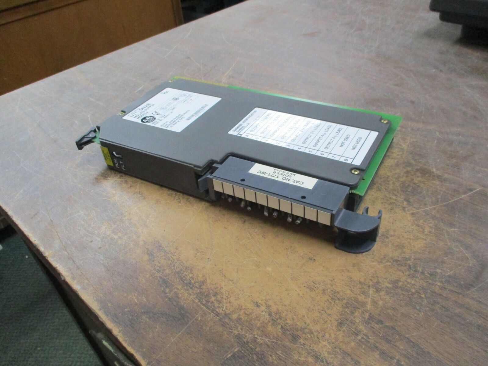 Allen-Bradley Analog Output Module 1771-OFE2/B Ser. B Rev. Y01 F/W Rev. B Used
