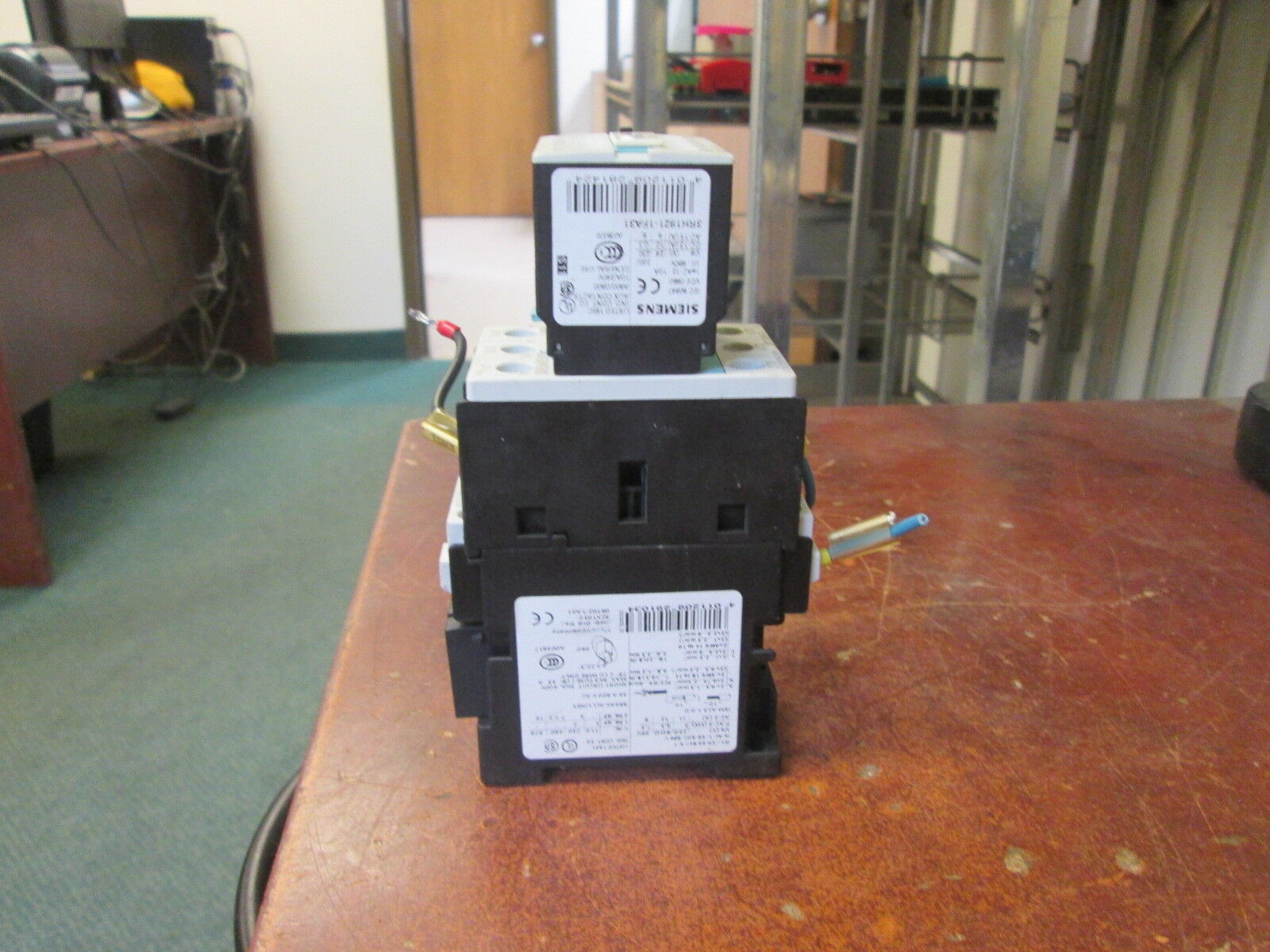 Siemens Sirius Contactor 3RT1024-1B..0 24VDC Coil 35A 600V w/Aux Contact Block