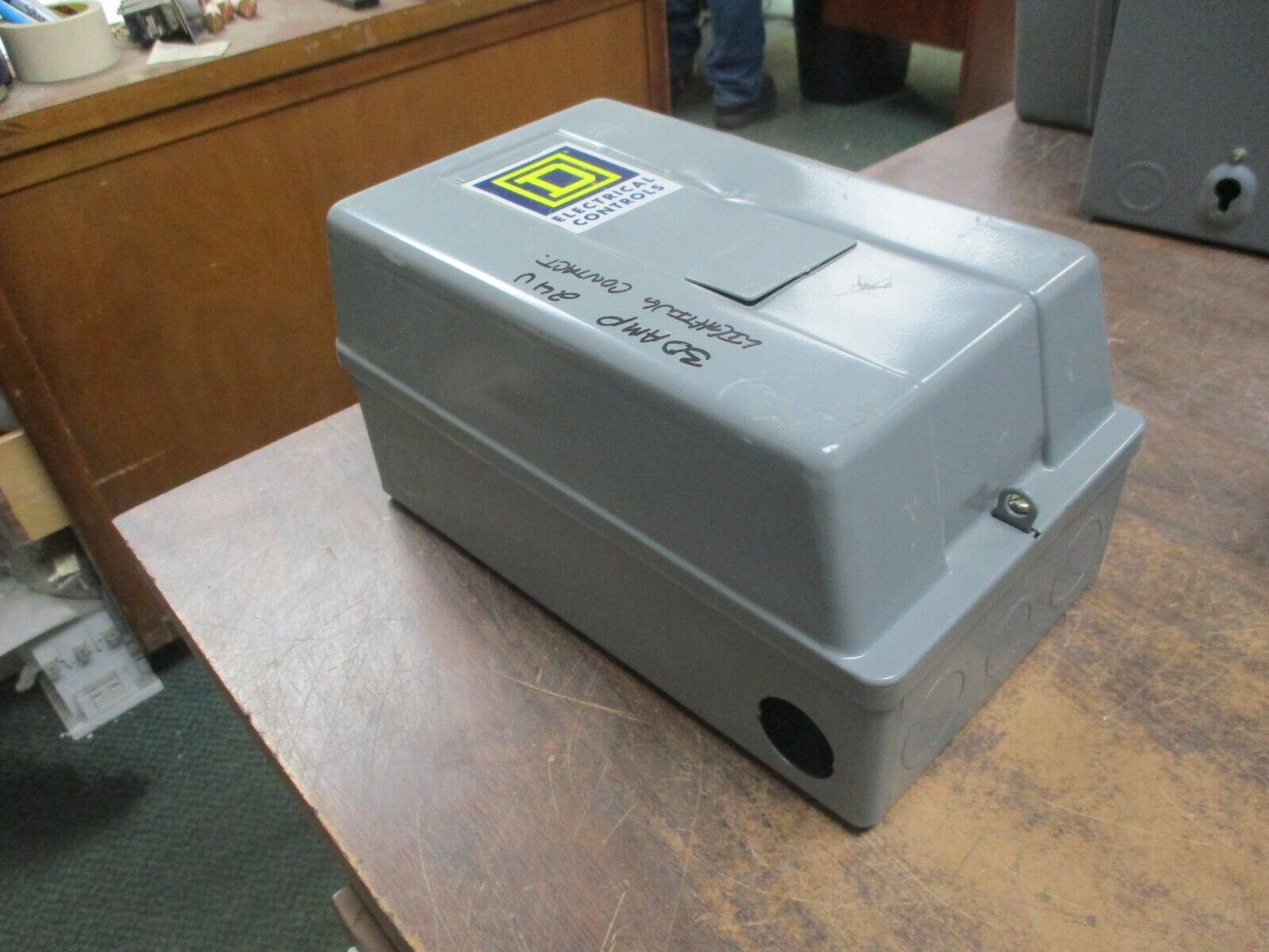 Square D Enclosed Lighting Contactor 8903 SMG-13 24V Coil 30A 600V Used