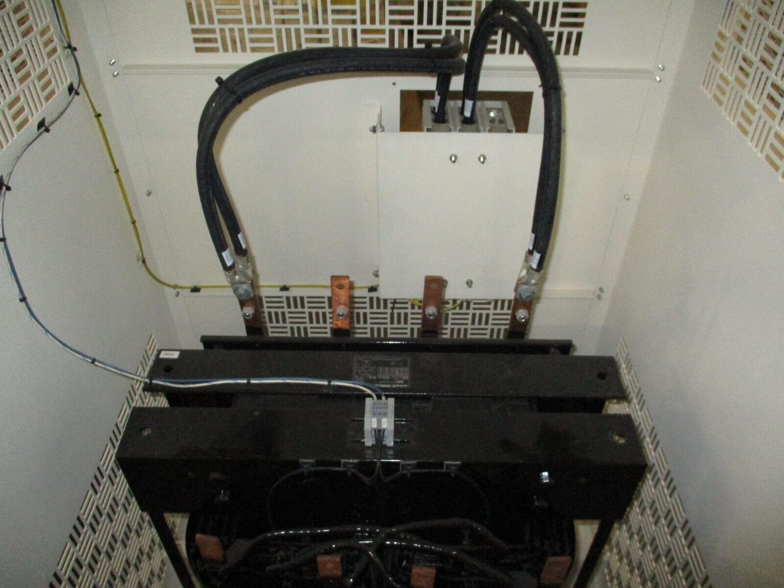 Spang Transformer w/ Breaker Disconnect L19139 52kVA 1Ph Pri: 480V Sec: 111/222V