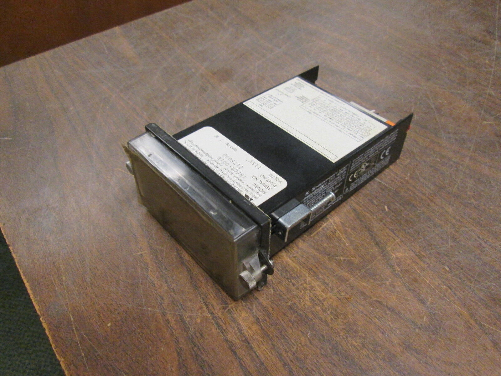 Newport Temp Controller INFCR-001B 115V 7W *Missing Terminal Cover* Used