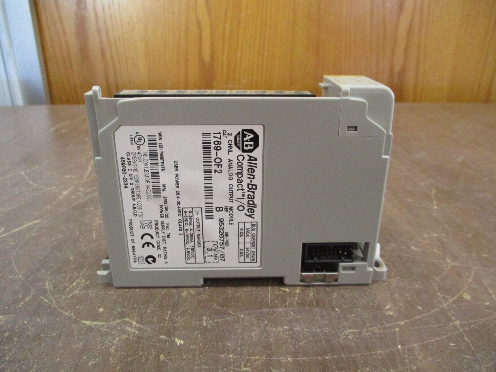Allen-Bradley Compact I/O Analog Output Module 1769-OF2 Ser. B F/W Rev. 3.1 2-Ch
