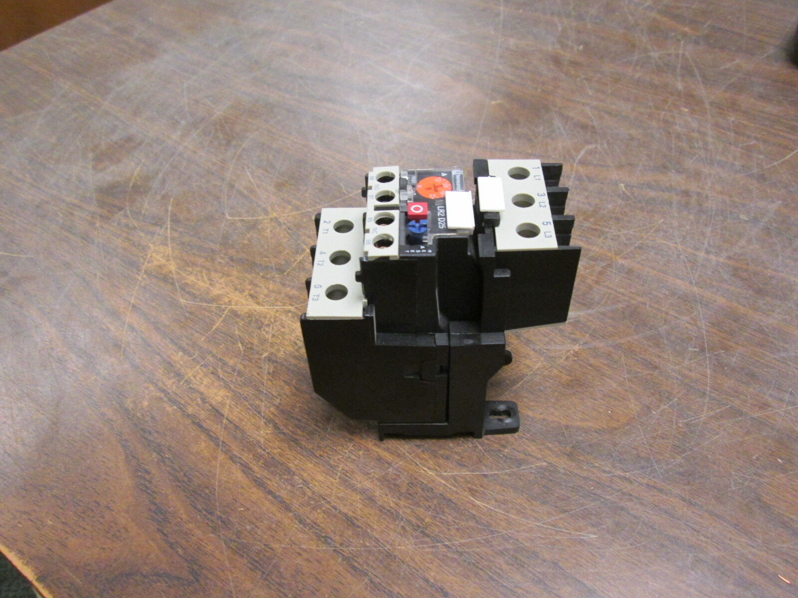 Telemecanique Solid State Overload w/ DIN Rail Adapter LR2 D2553 Trip: 23-32A