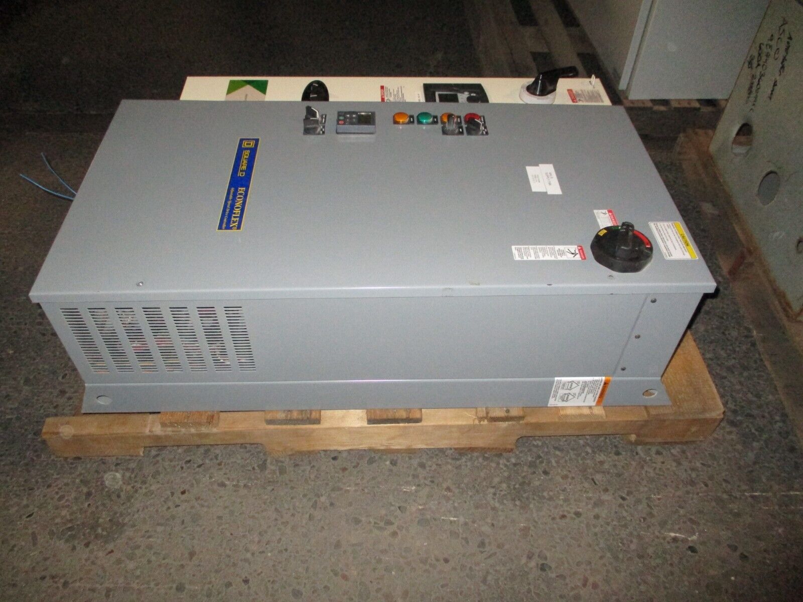 Square D EconoFlex Altivar AC Drive w/ Bypass 8839 58EHG4VY Ser. A 10HP 3Ph Used