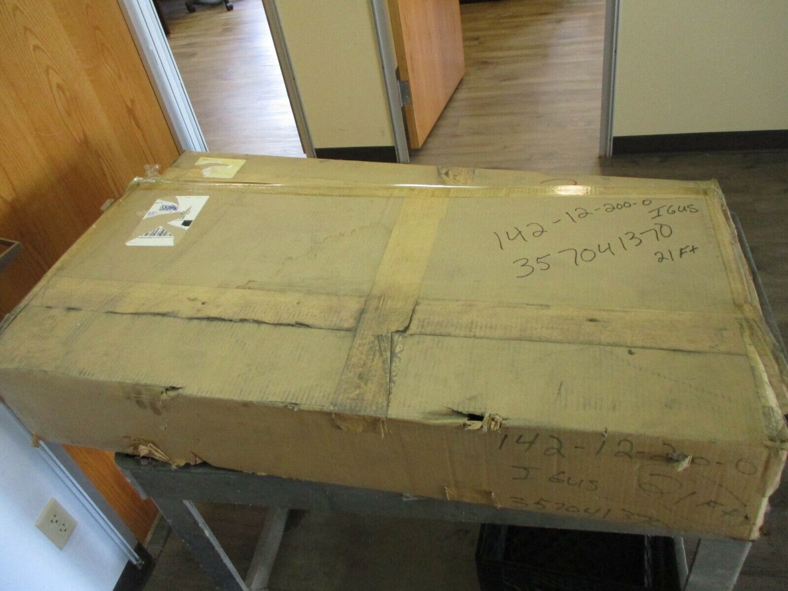 Igus Series 142 E4/Light E-Chain 142-12-200-0 Length: 21ft New Surplus