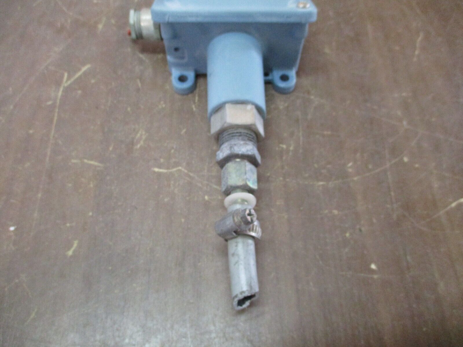 United Electric Pressure Switch H100-192 Range: 15-300PSI 15A 480VAC Used