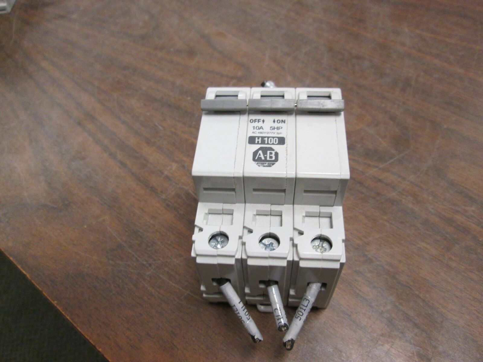 Allen-Bradley Circuit Breaker 1492-CB3-H100 480Y/277V 10A Used