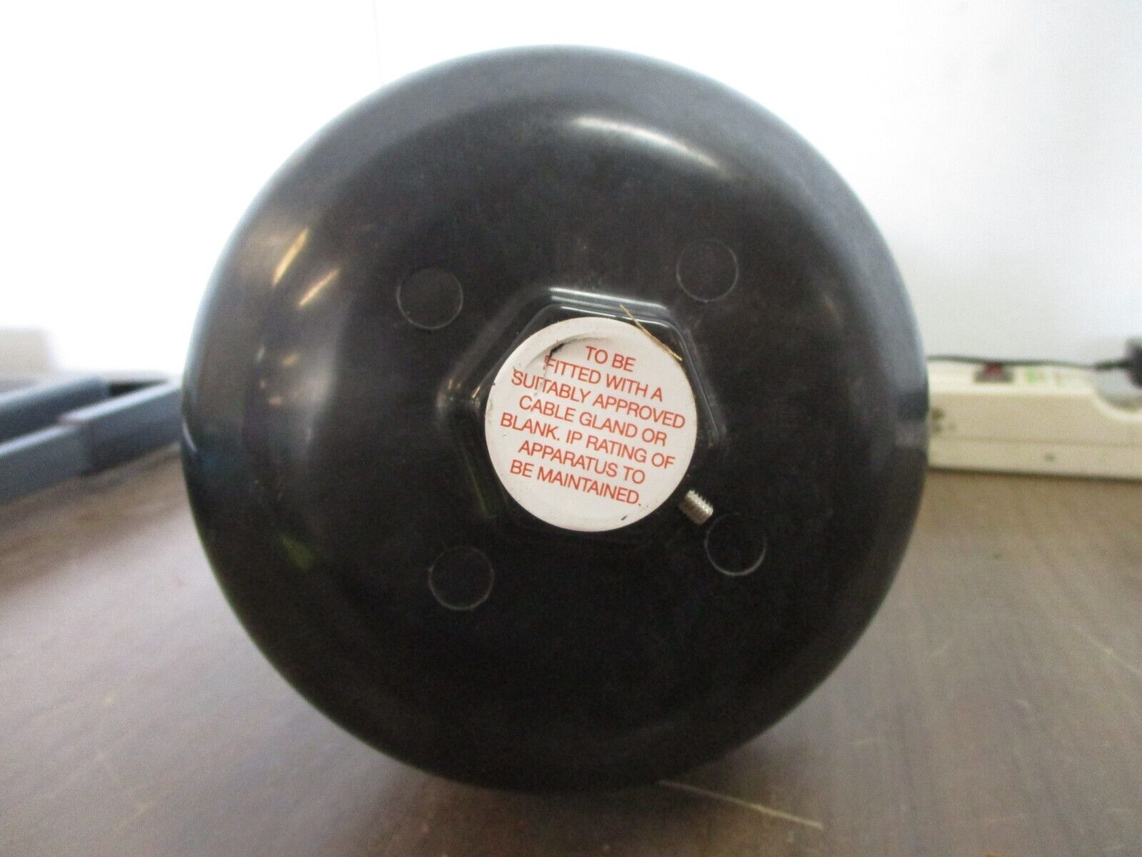 Cooper Explosion Proof Strobe Light LD15ULACGWPNN New Surplus