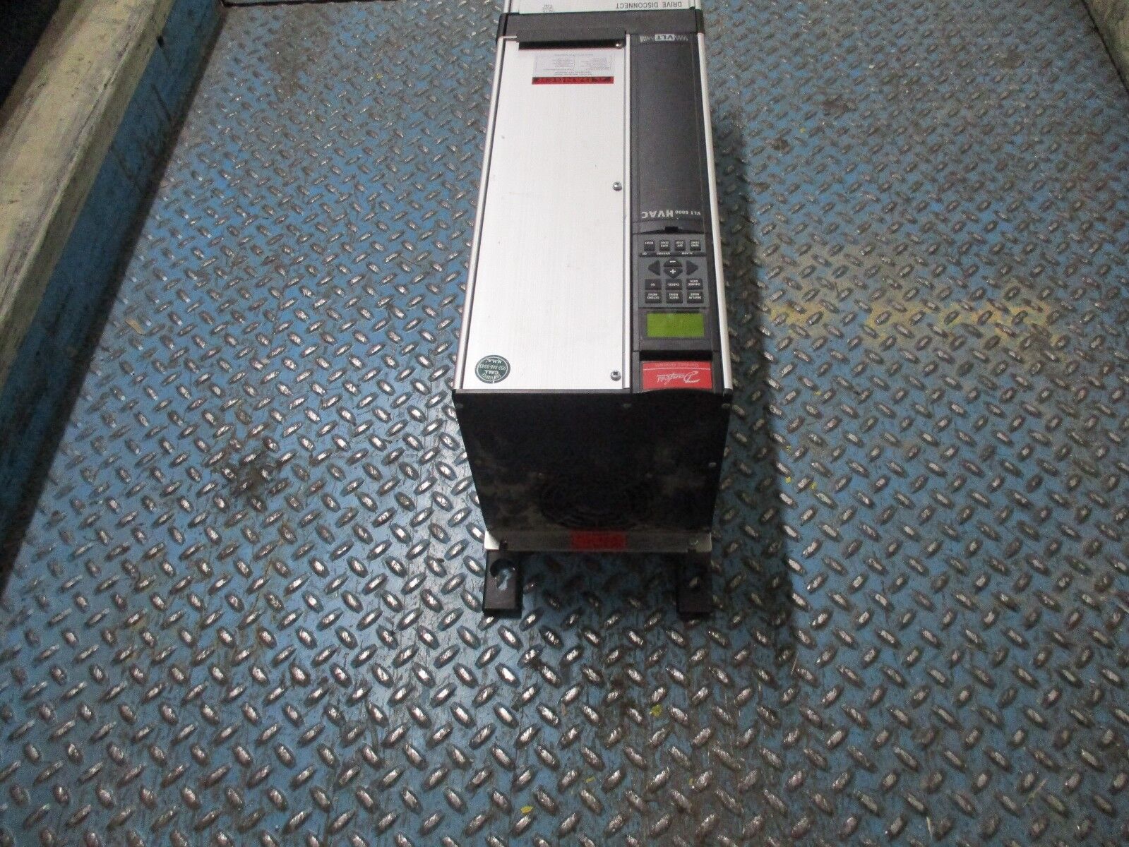 Danfoss VLT 6011 AC Drive w/ Disconnect 175Z7360 10HP Used