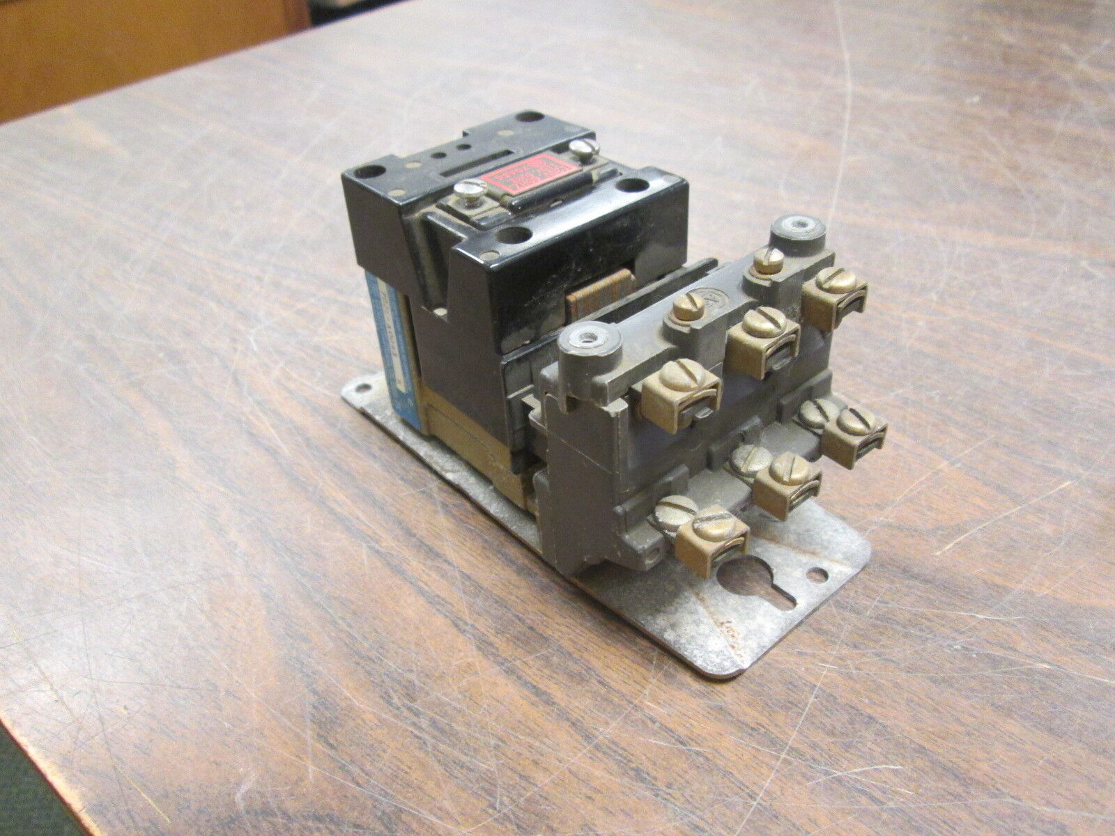 Allen-Bradley AC Contactor 702L-AOD93 15/20A 120V Coil 480/600V Used