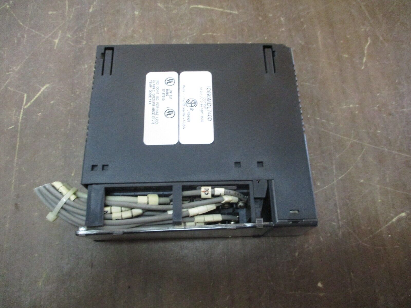 GE Fanuc Output Module IC693MDL740D 12/24VDC 0.5A 16PT POS Used