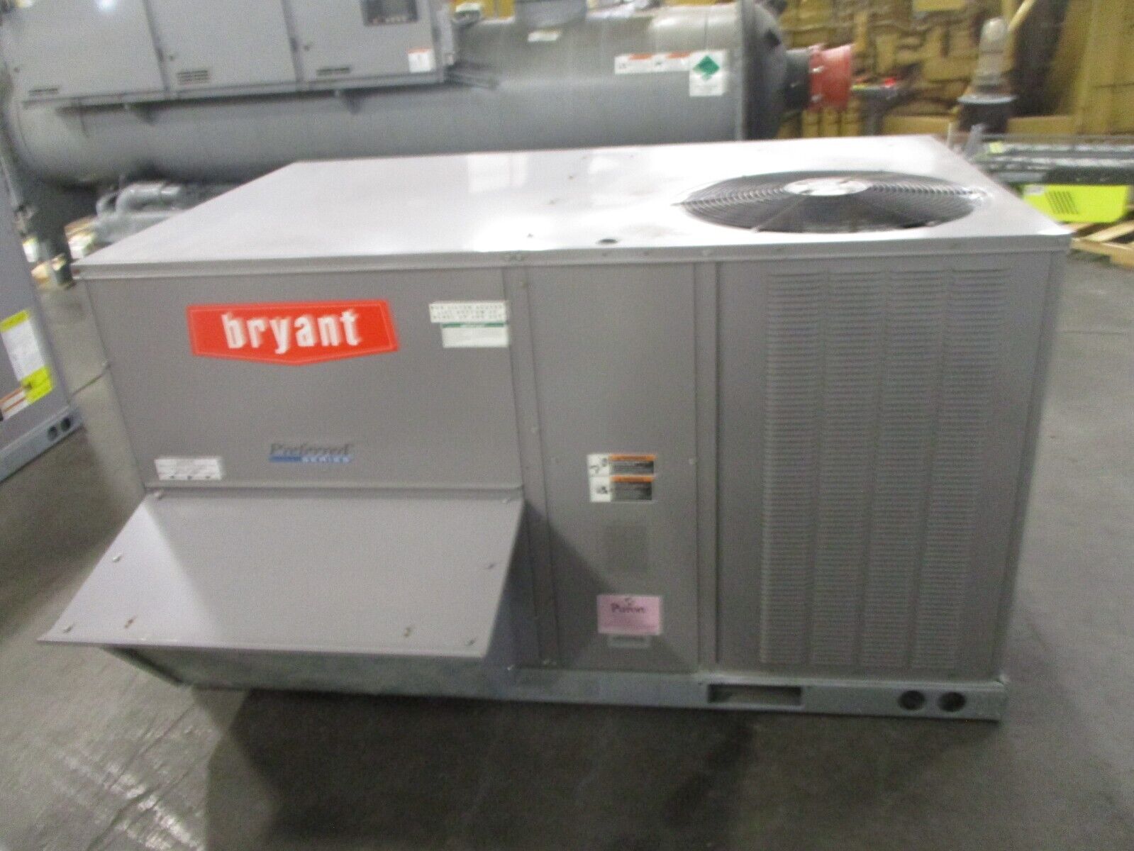Bryant 581J Rooftop Unit 581JP06A115A2A0AAA 5 Ton 208/230V MFD 2015 Used