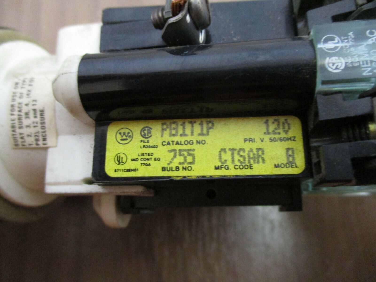 Westinghouse Illuminated Selector Switch PB1T1P Model B 120V 50/60Hz Green Used
