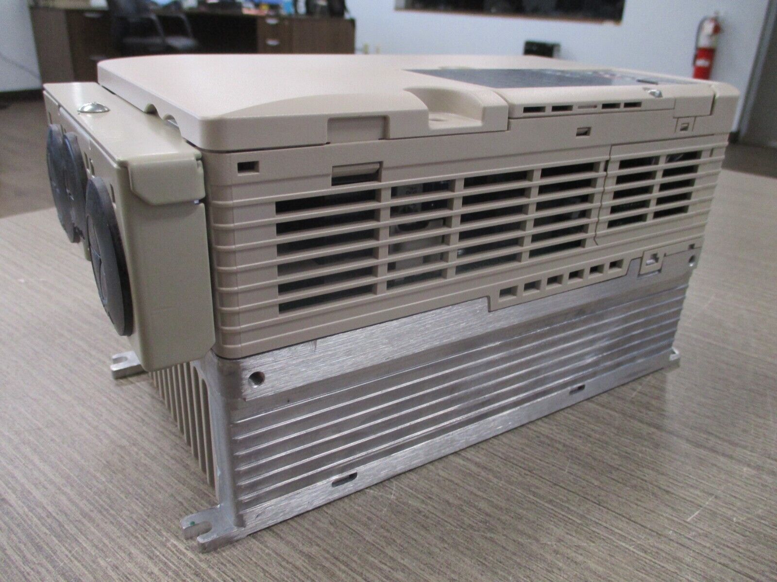 Yaskawa V1000 AC Drive CIMR-VU4A0023FAA Rev. D 10HP 380-480V New Surplus