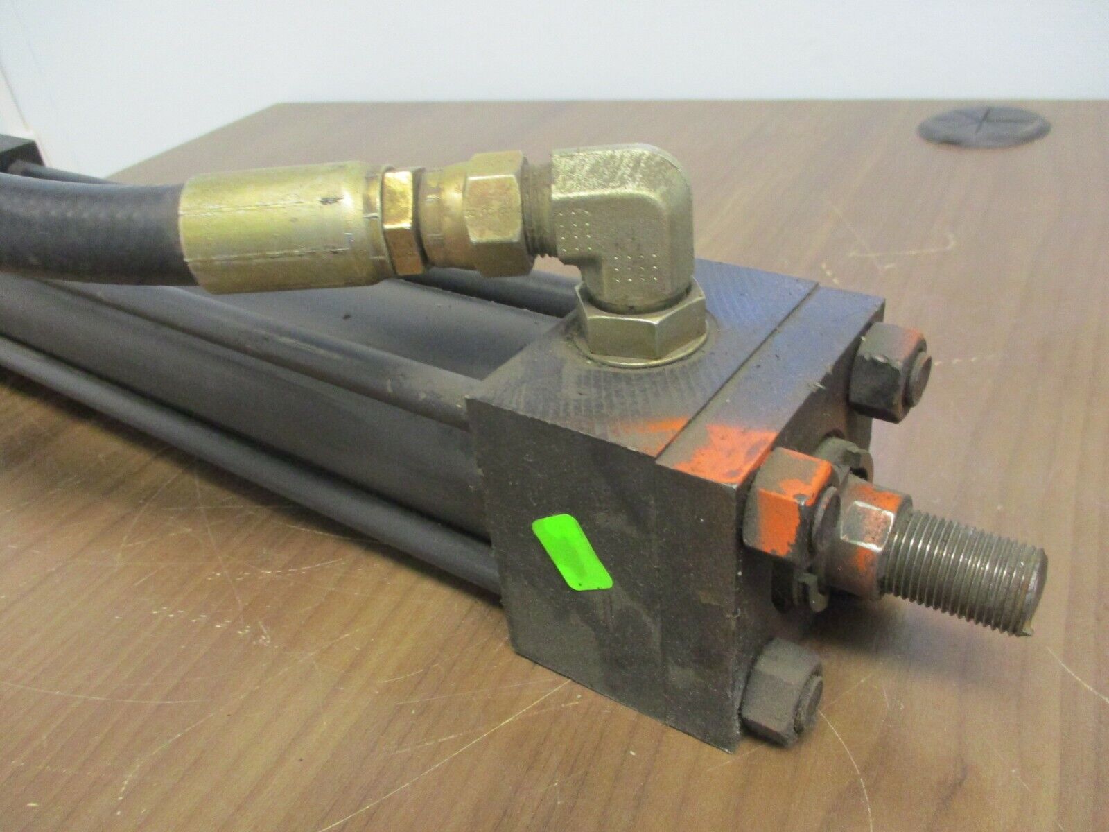 Parker, Series 2H Hydraulic Cylinder 02.00 BB2HLTS14AC 11.000 3000PSI Used